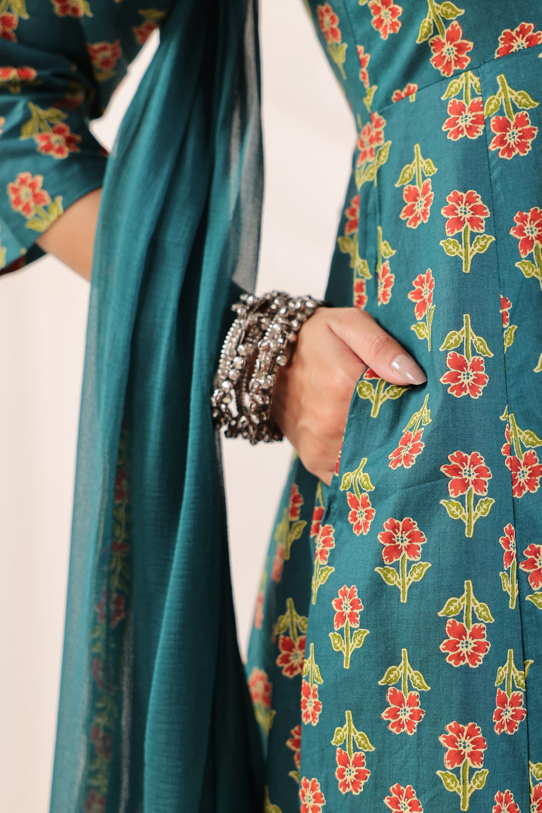Ilai Anarkali Set