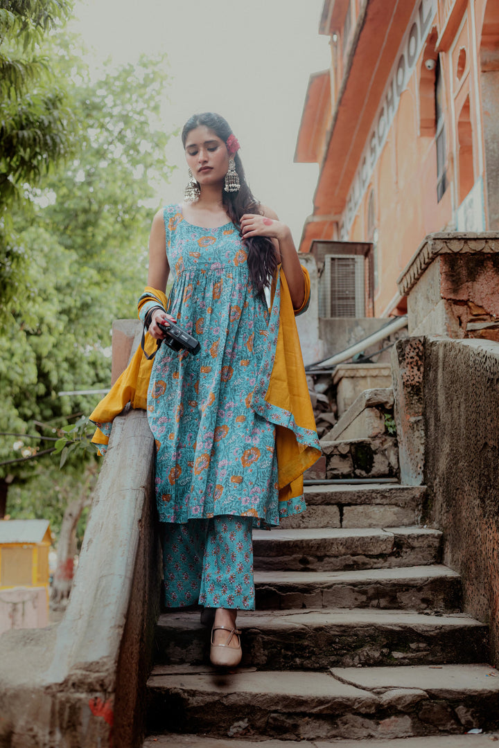 Alli • அல்லி — Sleeveless Gathered Anarkali Set