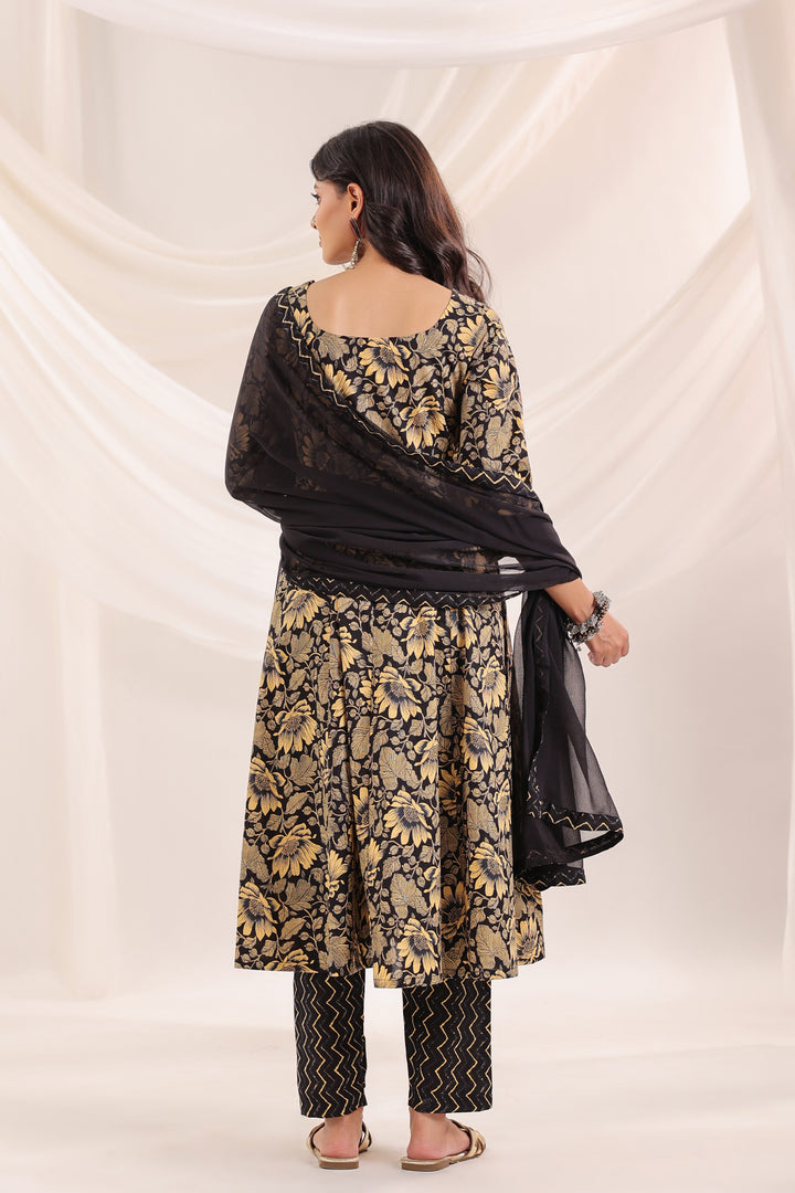 Iravu Anarkali Set