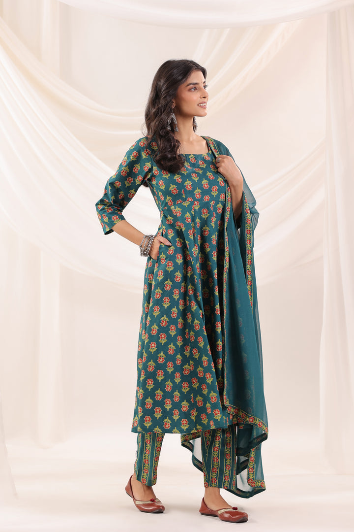 Ilai Anarkali Set