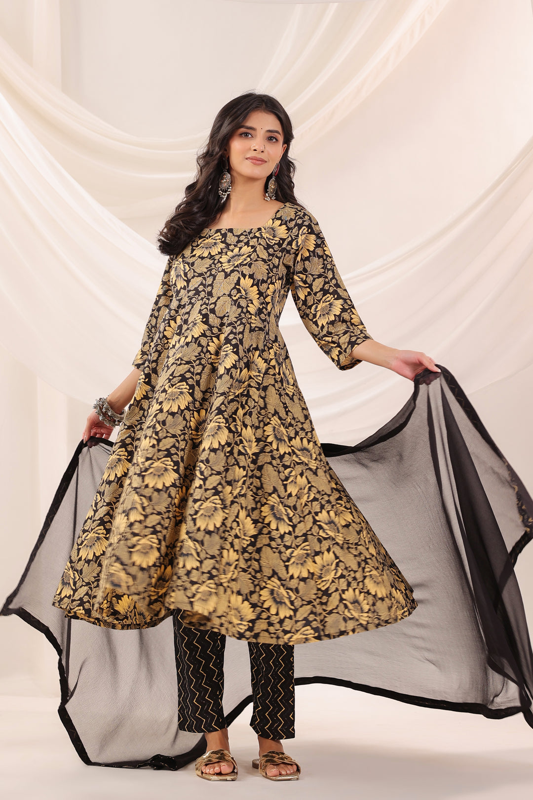 Iravu Anarkali Set
