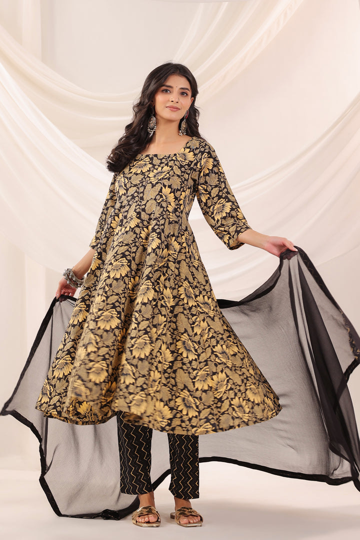 Iravu Anarkali Set