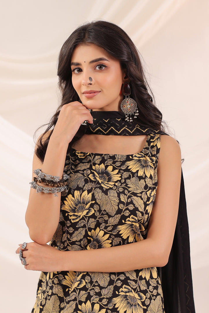 Iravu Sleeveless Set