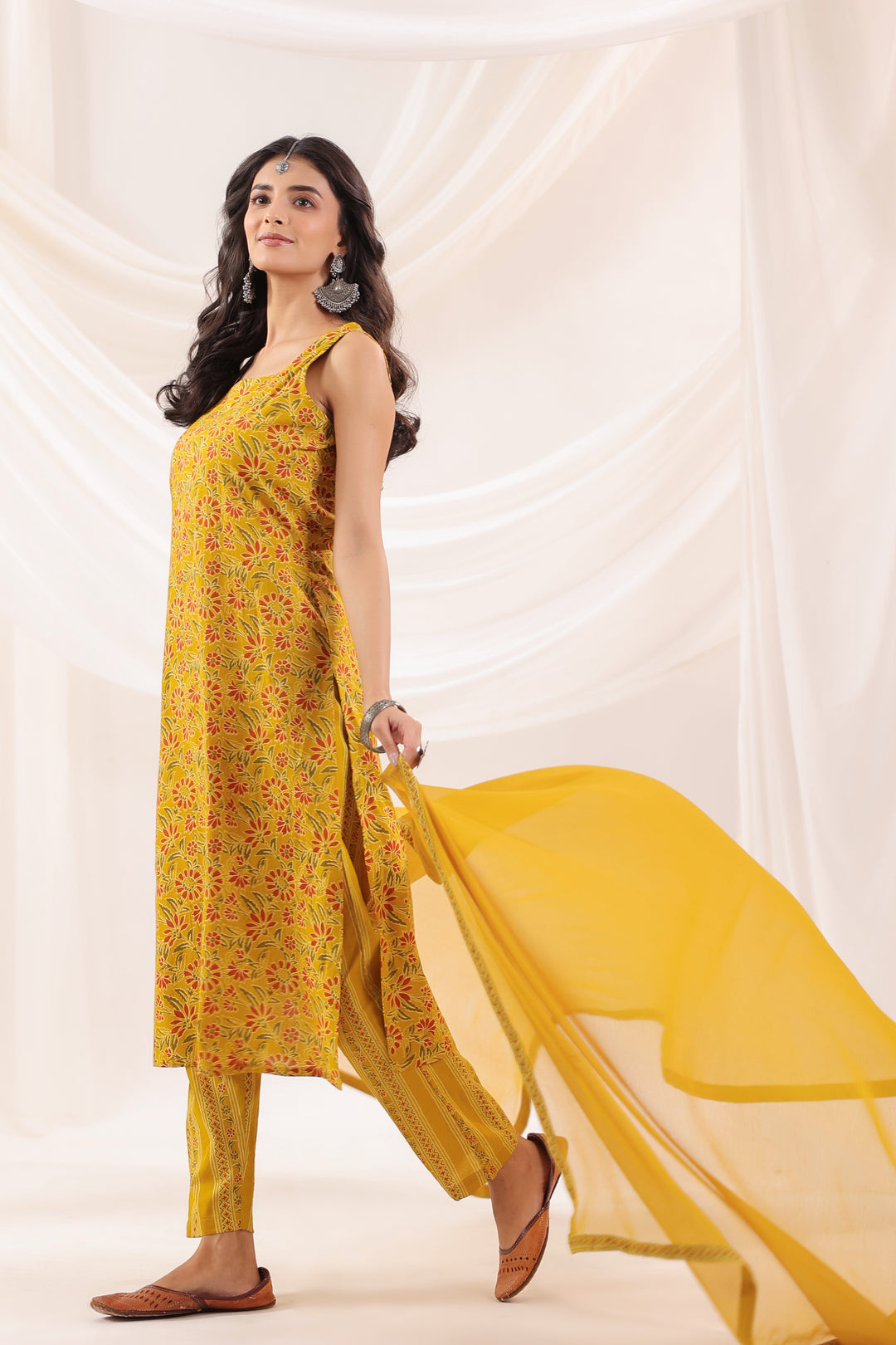 Thean Sleeveless Set