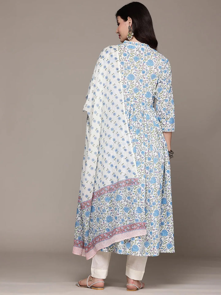 Printed kurta with Pants and Dupatta with Aari work