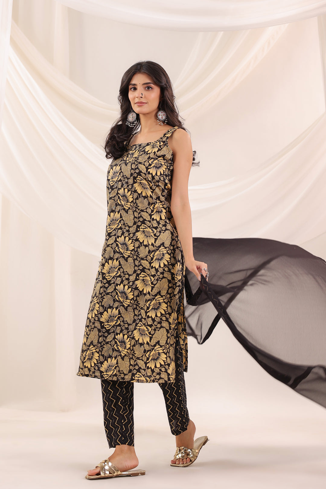 Iravu Sleeveless Set