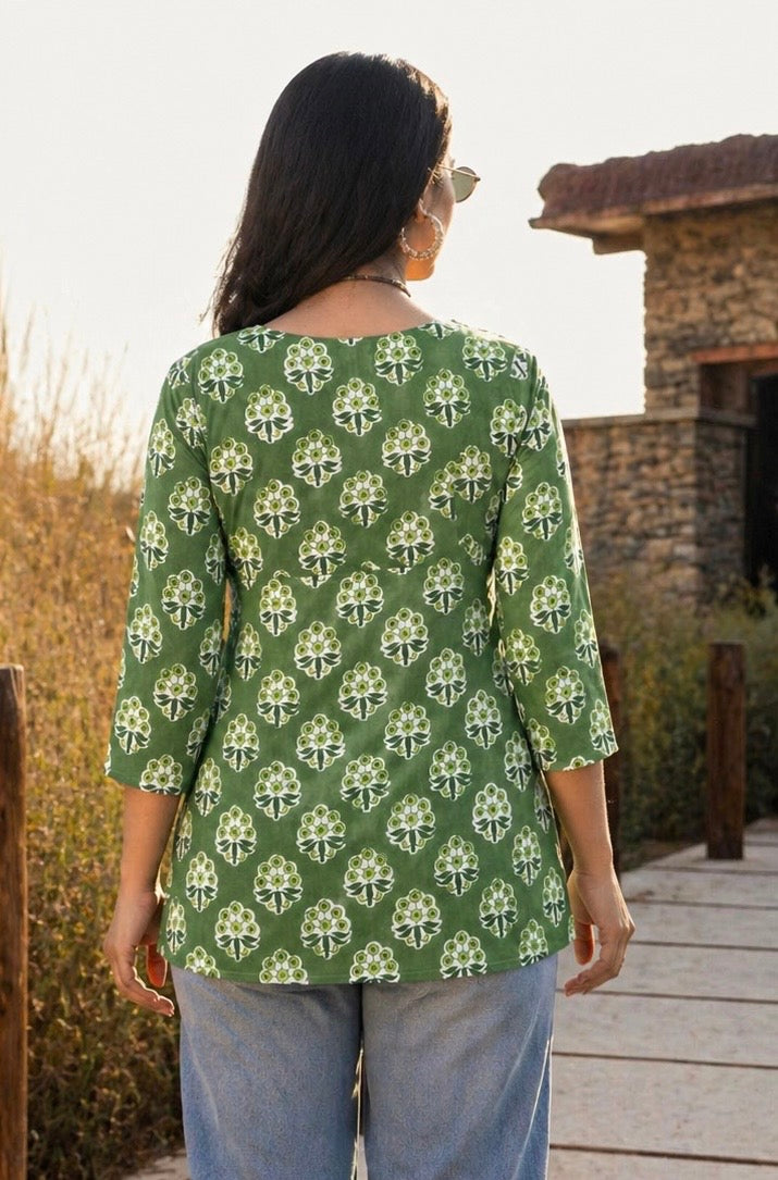 Peppermint Petal Straight Top