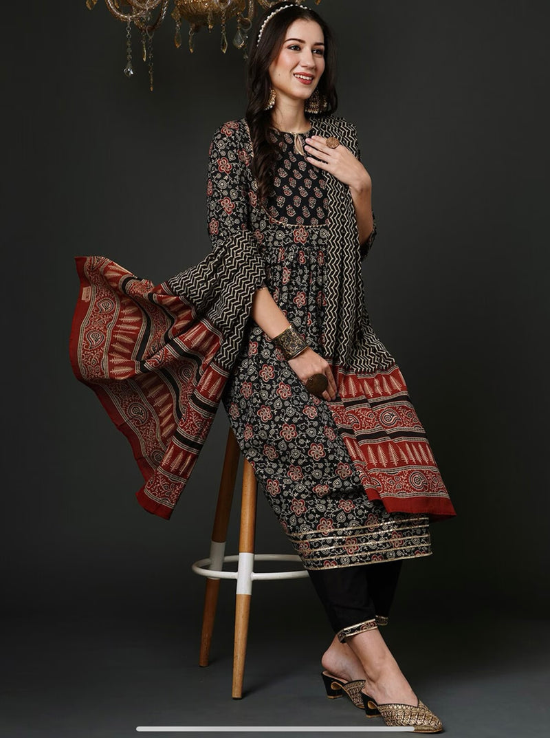 Black Floral Printed Gotta Patti Pure Cotton Kurta & Trousers With Dupatta