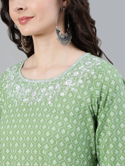 Green & White Ethnic Motifs Printed Thread Work Handloom Anarkali Kurta